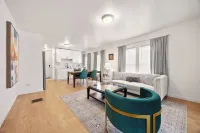 Modern Serenity Stay w/ king Bed, WIFI and Central Air 1 & 1/2 baths!