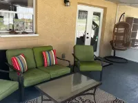 The biking Manatee! 因弗內斯酒店