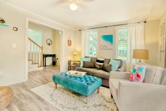 Charming 2-bedroom house in delightful Georgetown with AC, WiFi