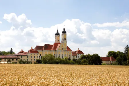 Klostergasthof Roggenburg Отели рядом с достопримечательностью «Q1»