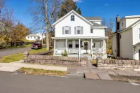 Biking Trails, Fishing, Parks & More! Poconos Home - 3 estrellas