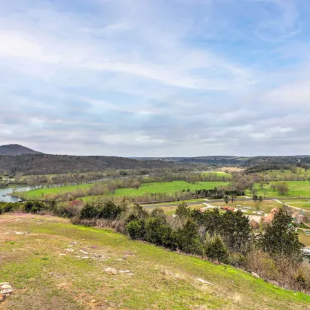 Quaint Norfork Studio w/ Million Dollar View!