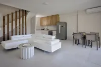 EIGHT OLIVES LUXURY VILLA Hotels in Polykhrono