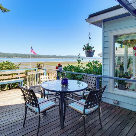 Across Water From Belfair SP: Hood Canal Cottage!
