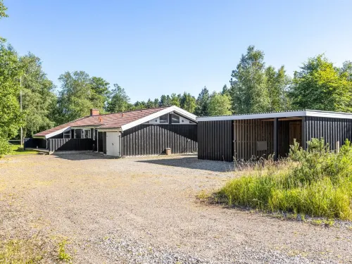 "Olli" - 600m from the Sea Hotels in Jerup