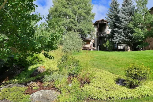 Newly Remodeled Ski-In, Ski-Out To Lift About 100 Yards From Unit.