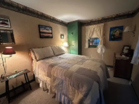 3 Bedroom cabin on South Pond in Stark NH