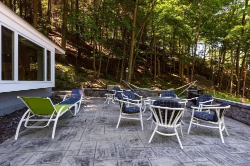 Beach View Cottage - on the Lake