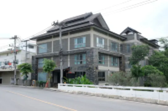 Cha Li's Family Hotel&Hostel Hotels near The Heart of Pai Resort