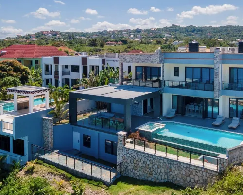 Luxury Oceanfront Villa Fully Staffed Hotels in Tower Isle