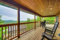 Gatlinburg Cabin in the Clouds: Private Hot Tub - spa