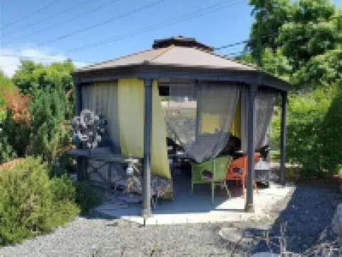 Colorful Warm Weather Jewel House 10,000 sq ft lot.