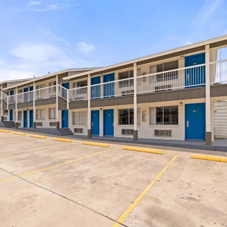 Days Inn by Wyndham Kenedy/Karnes City