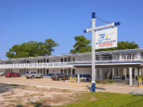 Heart of Manteo Hotels in Dare County