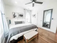 Beautiful 2BR Condo in Homewood next to SOHO