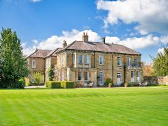 Lodge in Thirsk with Scenic Trails & Spa