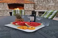 Luxury apartment Ani - Three Bedroom Apartment with terrace and Swimming pool - Wifi