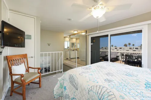 Oceanside Beach Condos - View biển