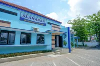 RedDoorz Plus Syariah Near Stasiun Pekalongan 2 Hotel a Podosugih