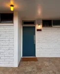 Locally-owned, eco-friendly condo on Road to Hāna. 2-min walk to beach & seafood
