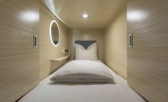 Mue Cubes -Capsule Hotel