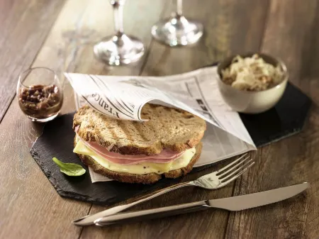 Hôtel Ibis Lyon Est Chaponnay Отели в г. Сен-Симфорьен-д'Озон