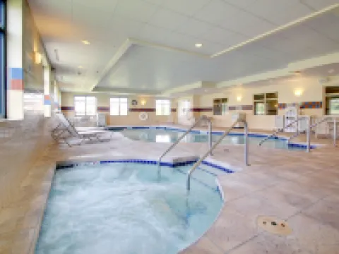 Hampton Inn & Suites Grafton Hotels in Ozaukee County
