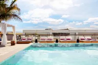 Kimpton HOTEL PALOMAR SOUTH BEACH by IHG - สระว่ายน้ำบนดาดฟ้า