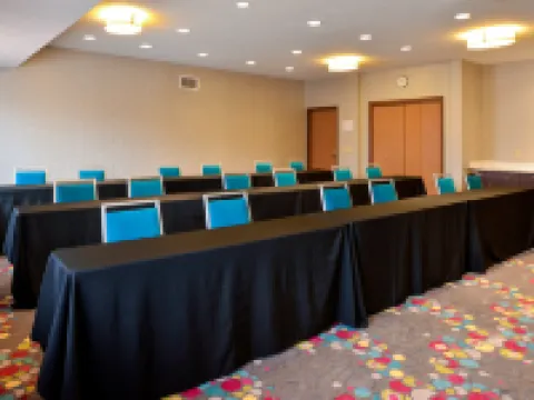 Holiday Inn Express & Suites OMAHA WEST by IHG Hoteles en Distrito electoral de Millard