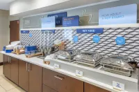 Holiday Inn Express & Suites CINCINNATI-BLUE ASH by IHG - breakfast