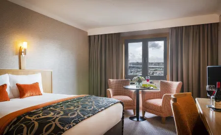 Clayton Hotel, Manchester Airport Отели рядом с достопримечательностью «Парк Рануэй Визитор»