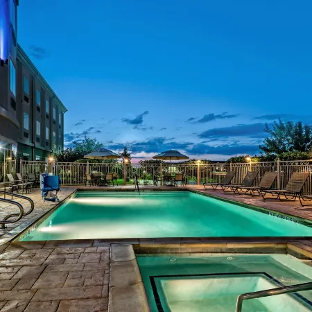 Holiday Inn Express & Suites Cotulla by IHG