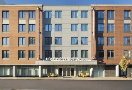 Homewood Suites by Hilton Boston Brookline-Longwood Medical Отели рядом с достопримечательностью «Dexter Park»