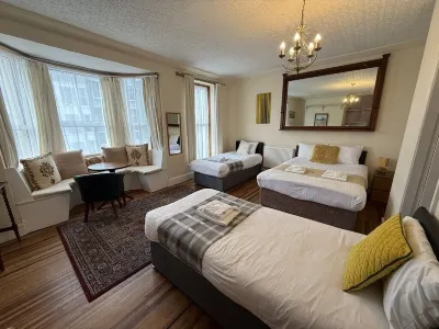 The Victoria Hotel Hotels near Pwllheli Station