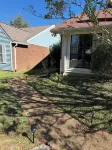 Convenient & Renovated 2BD/2BA house near Reservoir, Fenced Backyard, King Bed