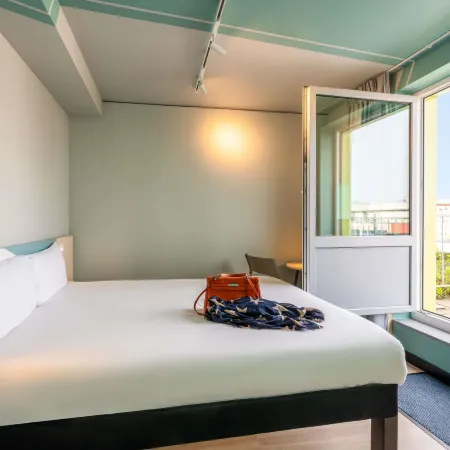 Ibis Budget Berlin Kurfuerstendamm Отели рядом с достопримечательностью «Станция метро Mierendorffplatz»