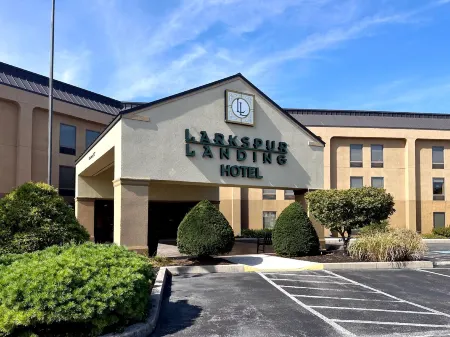 Larkspur Landing Carlisle Отели рядом с достопримечательностью «Carlisle Sports Emporium»