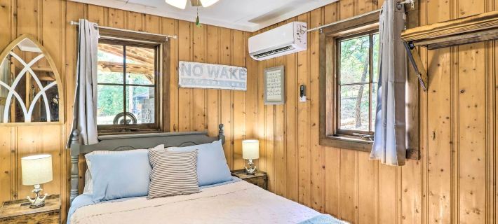 Remodeled Cabin w/ Fire Pit on Norfork Lake! Отели в г. Бакстер