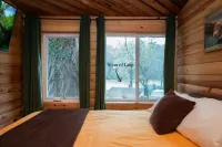 Lakefront Hilltop Cabin Hot tub Firepit