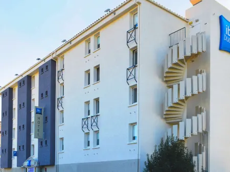 Ibis Budget Hyères Centre-Ville Отели в г. Пьерфё-дю-Вар