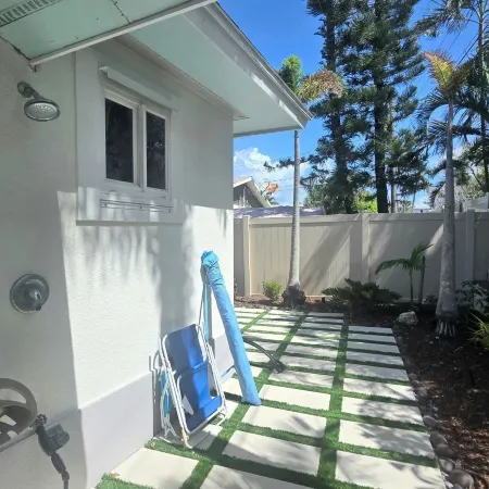 An Island Getaway at Palm Tree Villas
