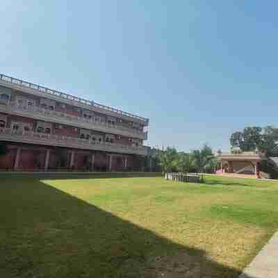Hotel Rajwada Palace Hotel Exterior