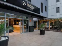 Appart hôtel Q7 Lodge Lyon 7 Hotels near Confluence