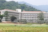 로열 힐스 골프 리조트 앤드 스파 왓 탐 사리카 주변 호텔