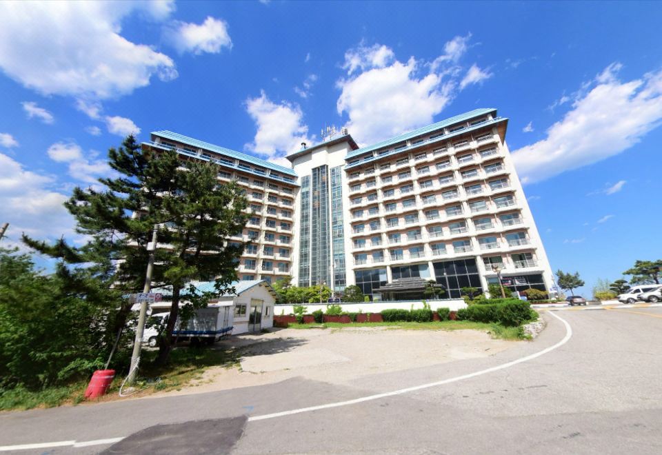 Kumgangsan Condo Gosung Over view