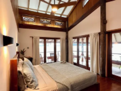 Bocas Beachfront Lodge Hotels in Carenero