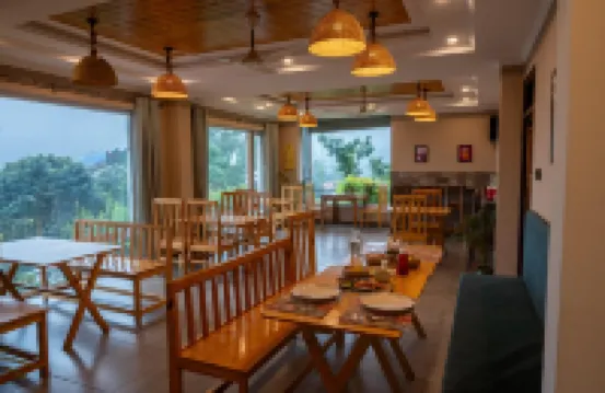 Yecha House - Mountain & Lake View Retreat, Bhimtal Hotels in Bhimtal