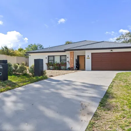 Cosy Kambah 1 Bedroom Near Shops & Parks