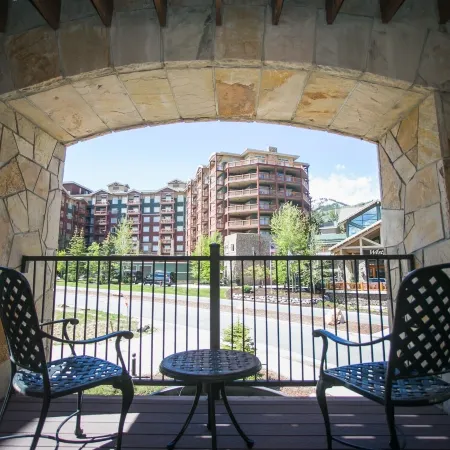 Silverado Lodge Rustic Condo with Private Balcony