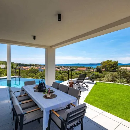 Luxury villa 45 with infinity pool